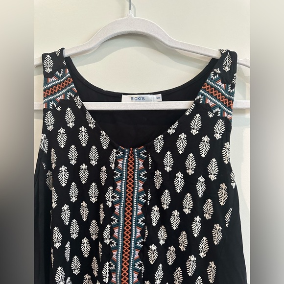 ❤️ Ricki’s Med Tank - Picture 3 of 3